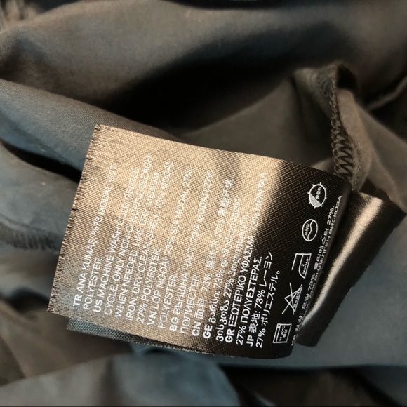 Divided Dark Gray Robe - Picture 7 of 8